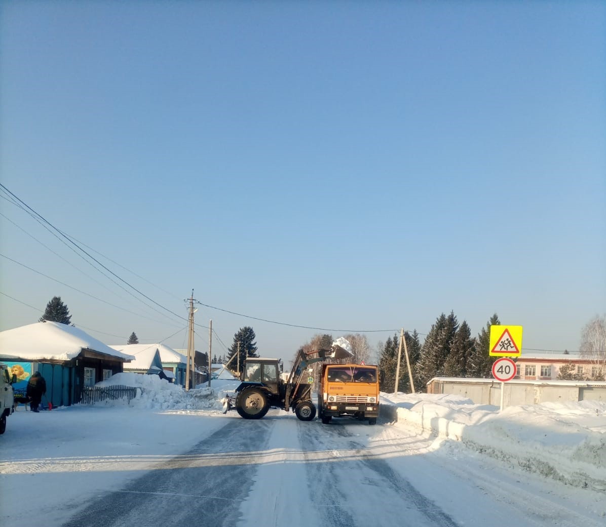 В Р.П. МУРОМЦЕВО ПРИСТУПИЛИ К ВЫВОЗУ СНЕГА.